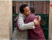 بركة رمضان.. سامح حسين يحقق حلم بائع فول بإهدائه عمرة.. فيديو