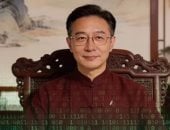 رجل لا وجود له.. شابة صينية تستخدم الذكاء الصناعي لإقناع الآباء باحترام العلم