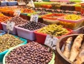 مهرجان الطرشى فى رمضان بالإسكندرية.. أنواع مختلفة وشهية لمحبى المخللات.. الباعة يتنافسون فى تزيينها.. الجوافة أغربها والباذنجان والبصل الأكثر شهرة.. والمواطنون: لا يمكن الاستغناء عنه رغم الإحساس بالعطش.. صور