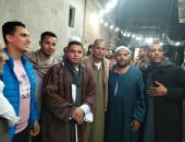 احتفال الشيخ محمد كامل الفائز ببرنامج التلاوة وسط أهله وجيرانه بالشرقية