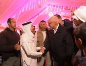 محافظ شمال سيناء يشارك قبيلة التياها الإفطار الجماعي بوسط سيناء.. صور