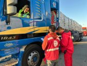 الهلال الأحمر يدفع بأكثر من 78 ألف سلة غذائية ومستلزمات شتوية عبر قافلة زاد العزة 157