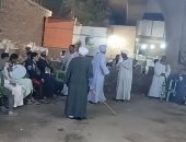 على دقات الطبل والمزمار.. شاهد منافسات لعبة التحطيب بأسوان.. مباشر