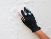 تجهيزات العيد.. 3 خطوات سهلة لتنظيف الجدران دون إتلاف الطلاء