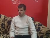 عقب تكريم الرئيس السيسى له.. السعادة تملئ منزل الأول عالميا من ذوى الهمم فى حفظ القرآن الكريم بقرية طبلوها في المنوفية.. عبد الرحمن: سعيد بتكريم الرئيس الذى يحب أهل القرآن الكريم ويعمل على رفع شأنهم بالمجتمع