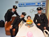 ضباط مديرية أمن الأقصر يدعمون أطفال مستشفى الأورام بالهدايا قبل العيد.. صور