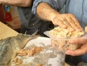 رحلة الملوحة.. من نهر النيل إلى موائد العيد.. وجبة العيد تجمع بين الطقس الشعبى والمذاق الصعيدى الأصيل بسوهاج.. الكيلو يبدأ من 300 جنيه.. كلب البحر والرشالة والرايه والسفروت الكبير أشهرها.. صور