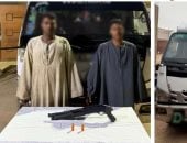 بالبندقية و8000 لتر بنزين.. سقوط تشكيل عصابي تخصص في سرقة دعم المواطنين