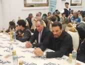 مصر علي مائدة واحدة.. السفيرة نبيلة مكرم تتناول الإفطار وسط أهالي شبرا الخيمة.. فيديو  