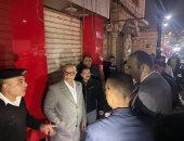 تشميع مقهى متعدٍ على حرم الطريق خلال جولة لسكرتير عام الجيزة بالهرم