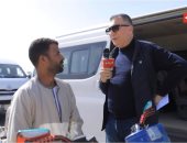 عمرو الليثي يجبر خاطر مزارع ويهديه 5 آلاف جنيه فى «أجمل ناس» على قناة الحياة