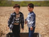 قطع ملابس مناسبة لطفلك خلال تقلبات الطقس فى العيد.. عشان يحس بالدفا