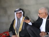 محافظ شمال سيناء يزور قرية عرب بلي ويؤكد تلبية مطالب الأهالي بوسط سيناء