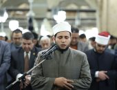 وكيل الأزهر يطمئن على إمام القبلة بالجامع الأزهر إثر تعرضه لنزيف فى المخ