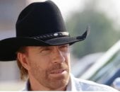 وفاة تشاك نوريس بطل مسلسل Walker, Texas Ranger عن عمر 86 عاما