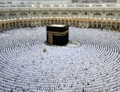 وسط أجواء روحانية.. الآلاف يؤدون صلاة عيد الفطر بالمسجد الحرام