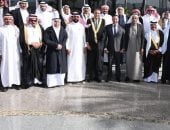 مشايخ وعواقل جنوب سيناء يهدون المحافظ العباءة السيناوية بمناسبة عيد الفطر