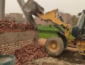 إزالة 4 حالات تعد على الأراضى الزراعية بقرى مركز البلينا فى سوهاج