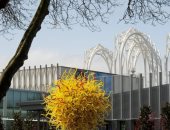 مخرب يحطم منحونات الفنان تشيهولى بقيمة 240 ألف دولار فى معرض بسياتل