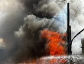 السيطرة على حريق داخل مخزن خردة فى منشأة ناصر.. صور
