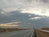 أمطار غزيرة على الطريق الصحراوي الغربى في نطاق بني سويف والفيوم.. لايف