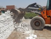 التصدي لمخالفات بناء وتعديات على الأراضى الزراعية فى المحافظات.. صور