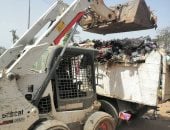 رفع 100 طن من القمامة والمخلفات الصلبة والاتربة بمركزى سوهاج وأخميم