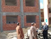 وكيل تعليم الشرقية يتفقد موقع تنفيذ مدرسة الشهيد البقاش بديرب نجم