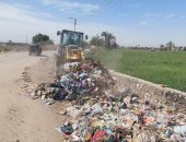 رفع 80 طنا من القمامة والمخلفات الصلبة بـ 3 قرى بمركز سوهاج