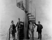 عرض جزء من الدرج الحلزونى لبرج إيفل للبيع فى مزاد