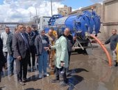 محافظ القليوبية يتفقد جهود شفط مياه الأمطار ويؤكد انتظام الحركة المرورية