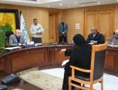 محافظ الفيوم يوجه بدعم الفتيات غير القادرات