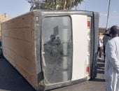 إصابة 13 عاملًا فى حادث انقلاب أتوبيس بكوبرى خزان أسوان