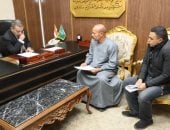محافظ المنوفية يلتقى عدد من المواطنين ويوجه بإجراءات عاجلة لحل شكواهم