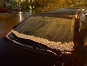 حبات الثلج تضرب التجمع الخامس وسط أمطار غزيرة رعدية.. صور