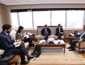 وزارة الاتصالات تبحث مع جامعة IE الإسبانية بناء القدرات الرقمية للشباب