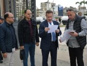 محافظ بورسعيد يتفقد جاهزية عربات كسح مياه الأمطار.. صور