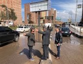 محافظ الدقهلية يتابع رفع تجمعات مياه الأمطار فى شوارع المنصورة وطلخا