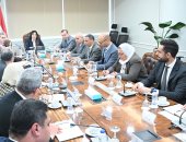 وزيرة الإسكان تبحث إجراءات وآليات طرح وحدات سكنية بنظام الإيجار