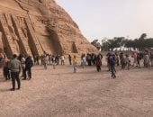 معابد أبوسمبل تستقبل 5000 سائح رغم تقلبات الطقس.. فيديو وصور