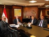 وزير الاستثمار والتجارة الخارجية يبحث مع نظيرته الصربية سُبل تعزيز التعاون الاقتصادي