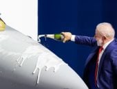 رئيس البرازيل يدشن أول طائرة مقاتلة أسرع من الصوت تصنع فى أمريكا اللاتينية