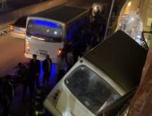 صور جديدة لحادث تعلق أتوبيس بالطريق الدائرى في منطقة أحمد عرابى