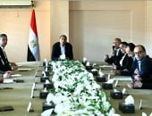 رئيس الوزراء: تقليل نسبة 30% من مخصص الوقود للسيارات الحكومية