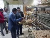 رئيس مركز جهينة بسوهاج يقود حملة على المخابز.. وتحرير 16 مخالفة تموينية