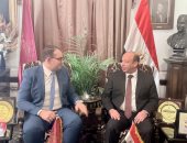 قصر العينى يواكب المعايير العالمية ويستعد للمئوية الثانية برؤية لـ50 عامًا مقبلة.. حسام صلاح: إطلاق أول دبلومة لطب الكوارث بالمنطقة.. ودمج البحث العلمى بالصناعة لتوطين تصنيع الأجهزة والمستلزمات الطبية