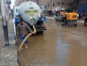 مياه الشرقية تواصل جهودها لسحب مياه الأمطار بمختلف مراكز المحافظة