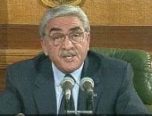 جنازة رئيس الجزائر الأسبق اليامين زروال تبدأ بنظرة الوداع داخل قصر الشعب