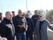 محافظ الجيزة يعاين موقع هبوط بالجسم الخارجى لمطلع محور 26 يوليو بسبب الأمطار