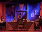 «الكمامة» فى مهرجان المسرح العالم تتحول من أداة وقاية الى عقاب نفسى